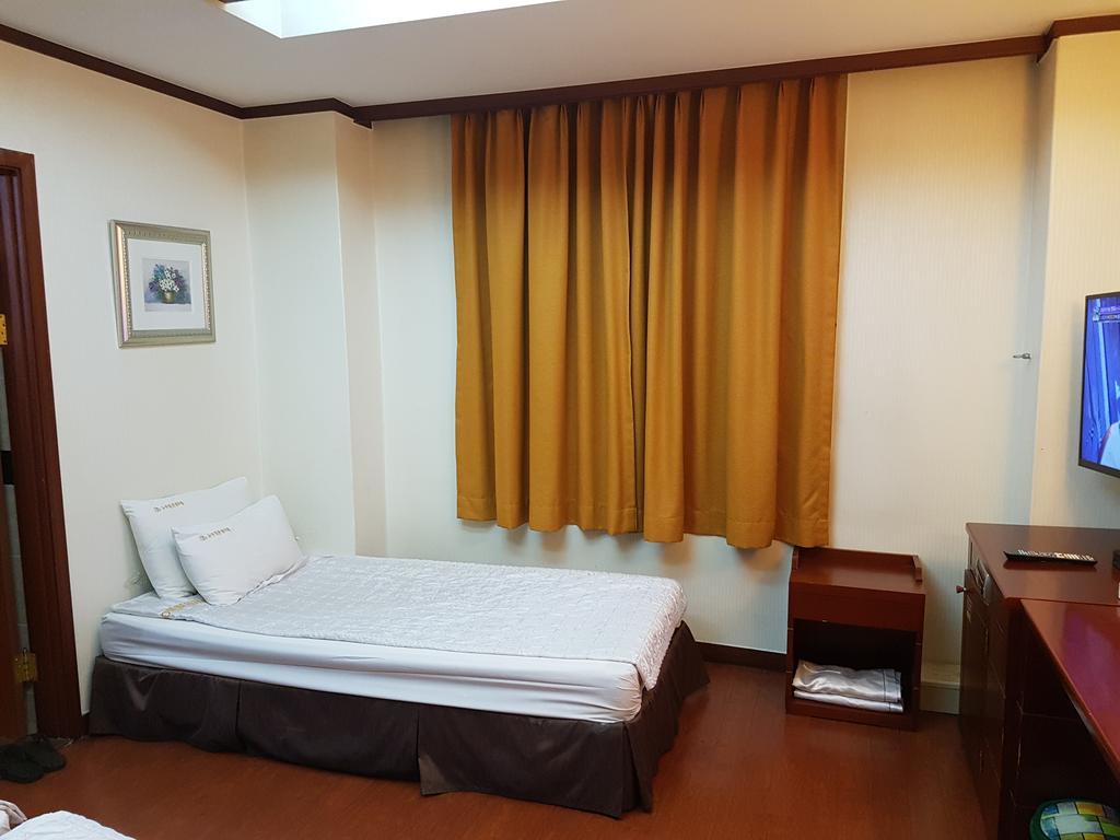 New Boolim Tourist Hotel Seoul Rum bild