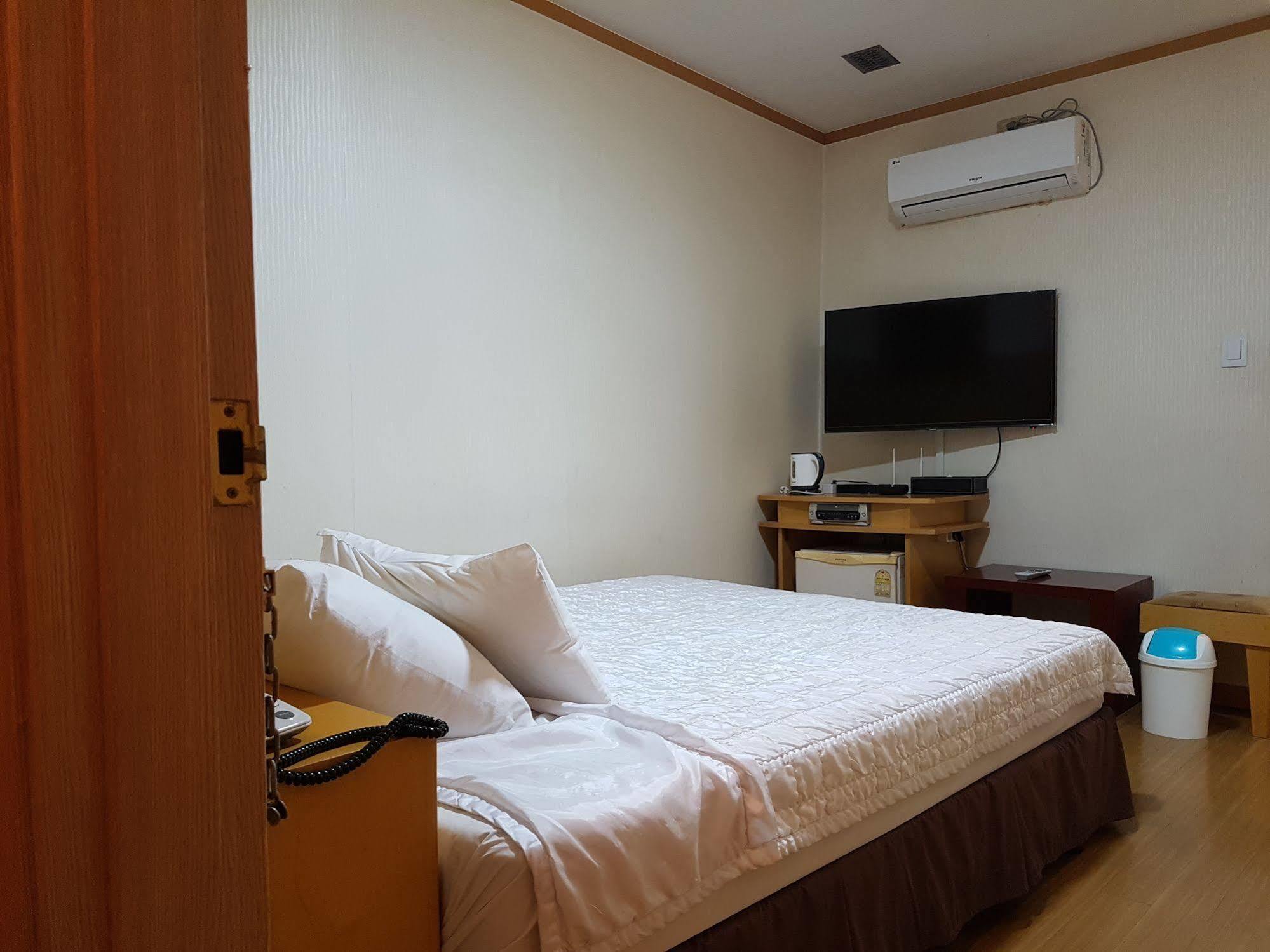 New Boolim Tourist Hotel Seoul Exteriör bild